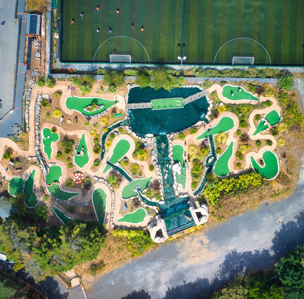 09-90fce9b67a 英国恐龙瀑布高尔夫球场项目实景 9