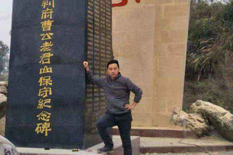 feb484f42f70df0adb30125e9f21f9aa422c2f0d 江毅-百乐博雕塑专家照拂